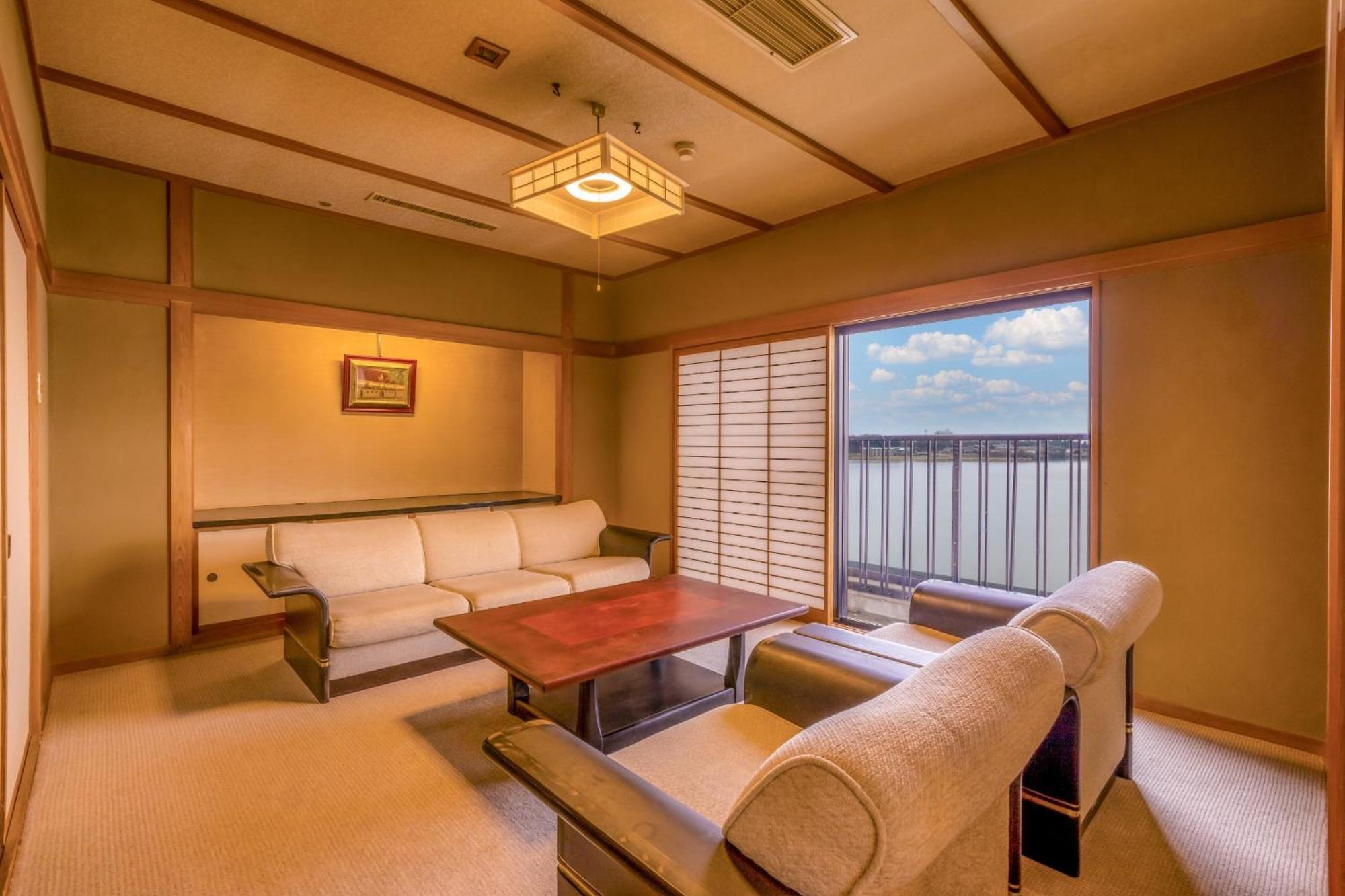 Ooedo Onsen Monogatari Premium Kaga Maruya